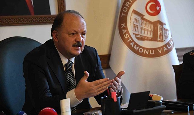 Kastamonu Valisi Dallı'dan kar yağışı uyarısı: "Zorunlu olmadıkça yola çıkmayın"