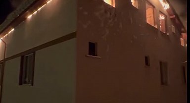 Kastamonu'da çatı katında çıkan yangında iki katlı ev kullanılamaz hale geldi