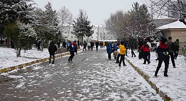 Kastamonu'da çocukların kar sevinci