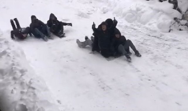 Kastamonu'da vatandaşlar karın tadını kızaklarla çıkardı