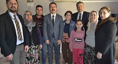 Kaymakam Ateş, öğrencilerin evlerine misafir oldu