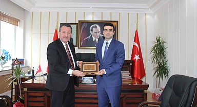 Kaymakam Kılıç, Müftü Dilek'e Osmaneli'ni tanıttı