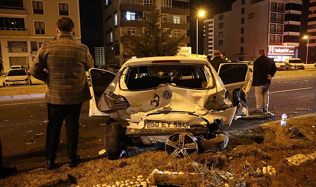 Kaza yaptı, yaralı arkadaşlarını bırakıp kaçtı