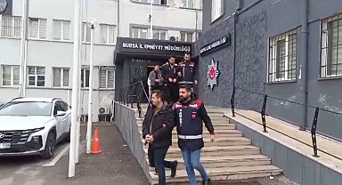 Kendilerini banka çalışanı olarak tanıtıp, 18 kişiden 2.5 milyon lira dolandırdılar