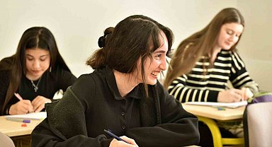 Kepez Belediyesi'nden başarılı öğrencilere VIP sınıf