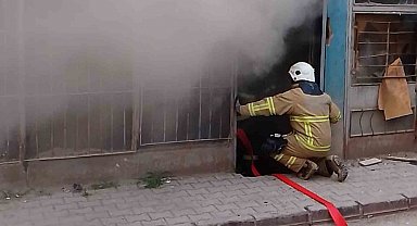 Kırıkkale'de aynı saatte depo ve araç yangını