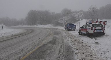 Kırklareli'nin yüksek kesimlerinde kar yağışı etkili oluyor