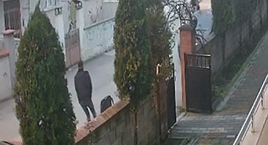 Kızların yanından geçerken ateş açan magandayı çöp atmak için evinden çıkan jandarma yakaladı