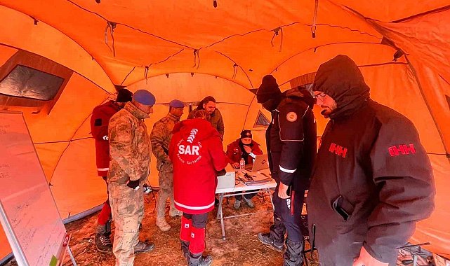 Kocaeli'de 5 gündür kayıp adamı kar yağışı altında arama çalışmaları sürüyor