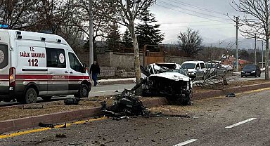 Kontrolden çıkan otomobil ağaca çarptı: 1 yaralı