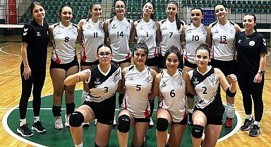 Körfezli voleybolcu kızlar sahadan galibiyetle ayrıldı
