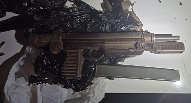 Kovalamaca sonucu yakalanan şüpheliden otomatik tabanca çıktı