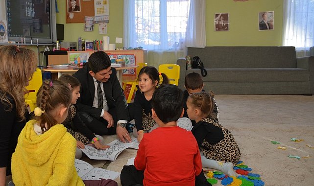 Köyceğiz İlçe Milli Eğitim Müdürü Karahan, miniklerle ikinci dönemi başlattı