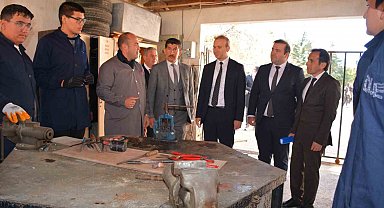 Köyceğiz Kaymakamı Maslak, okulda atölye çalışmalarını yerinde inceledi