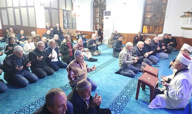 Köyceğizliler Berat Kandili'nde camilere akın etti