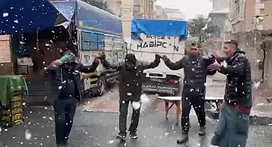 Küçükçekmece'de pazarcıların kar keyfi