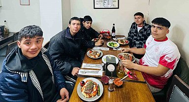 Kulalı özel öğrenciler futsal yarı finallerinde Manisa'yı temsil edecek