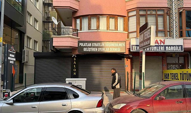 Kumar için borç para vermeyen akrabasını öldürdü