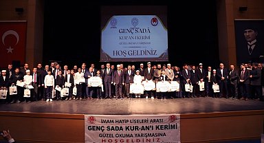 Kur'an-ı Kerim'i en güzel okumak için yarıştılar