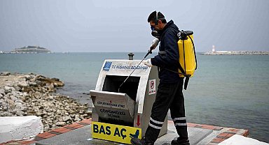 Kuşadası Belediyesi ilçe genelinde temizlik çalışmalarına devam ediyor