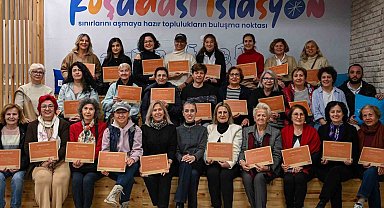 Kuşadası Belediyesi'nden kadınlara internet ve teknoloji eğitimi