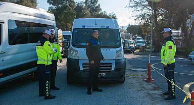 Kuşadası'nda okul servisleri denetimden geçti