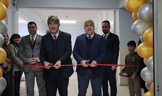 Kütahya 80. Yıl Özel İdare İlkokulu'nda "Geleceğin Okulunu Tasarlıyorum" temalı sergi