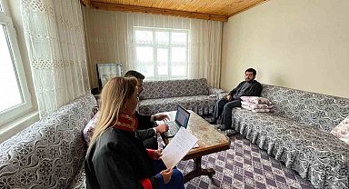 Mahkemeyi engelli tanığın evine taşıdı