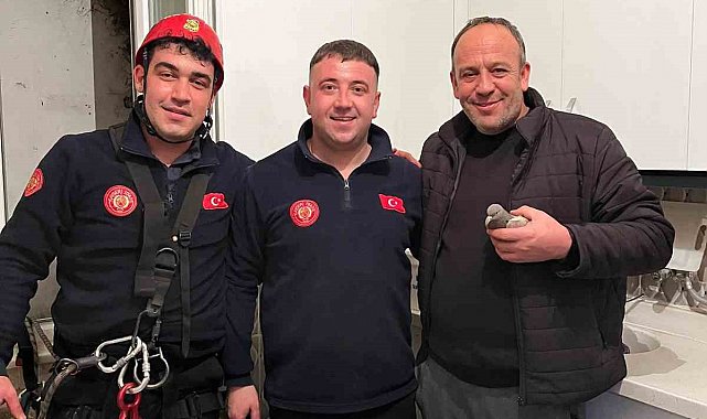 Mahsur kalan güvercini özgürlüğüne itfaiye kavuşturdu