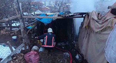 Malatya'da ahır yangınında 25 küçükbaş hayvan telef oldu