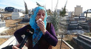 Malatyalı depremzedeler mezarlıklardan ayrılamıyor