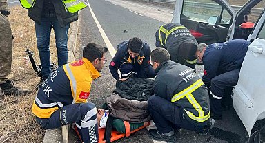 Mardin'de iki otomobil çarpıştı: 3 yaralı