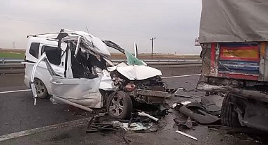 Mardin'de kamyon ile kamyonet çarpıştı: 1 ölü