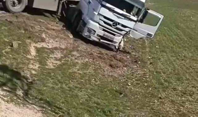 Mardin'de tır ile cip çarpıştı
