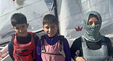 Marmaris'in minik yelkencileri Türkiye şampiyonasına hazırlanıyor