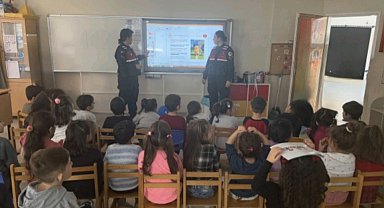 Mayın arama köpeği Türlü, çocuklarla buluştu