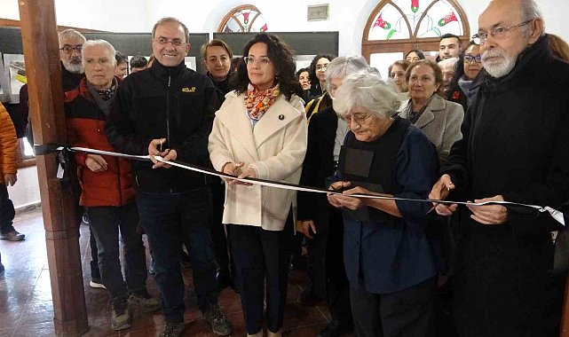 Menteşe'de 'Unutma' resim sergisi ile depremde kaybedilenler anıldı