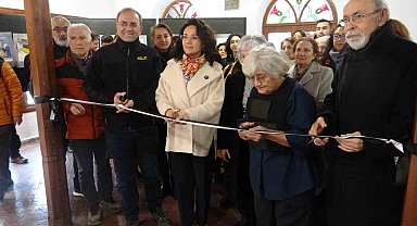 Menteşe'de 'Unutma' resim sergisi ile depremde kaybedilenler anıldı