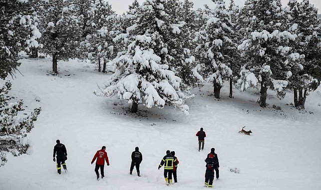 Mersin itfaiyesinden kar üstünde nefes kesen tatbikat
