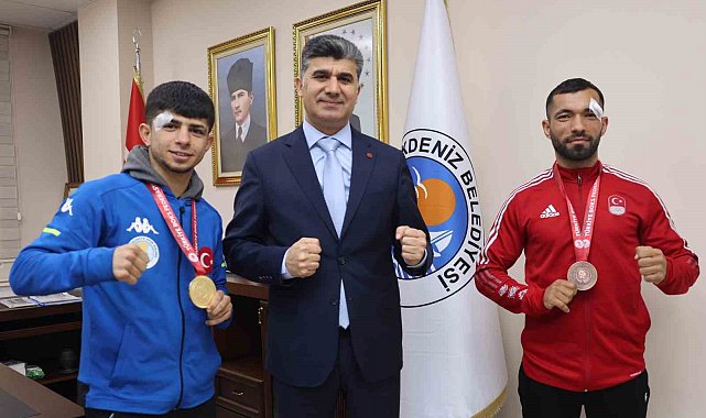 Mersinli boksörler Konya'dan madalya ile döndü