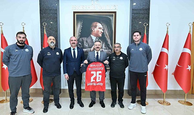 Mihalıççık Belediyespor Hentbol Takımı'ndan Vali Aksoy'a ziyaret