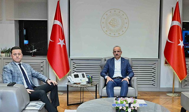 Milletvekili Hatipoğlu, Bakan Uraloğlu ile Eskişehir'in ulaşımı hakkında görüştü