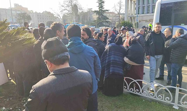 Minibüsleri 8+1 taksiye çevrilen esnaftan, İmamoğlu'na tepki