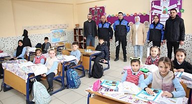 Minikler polislere unutamayacakları bir nostalji yaşattılar