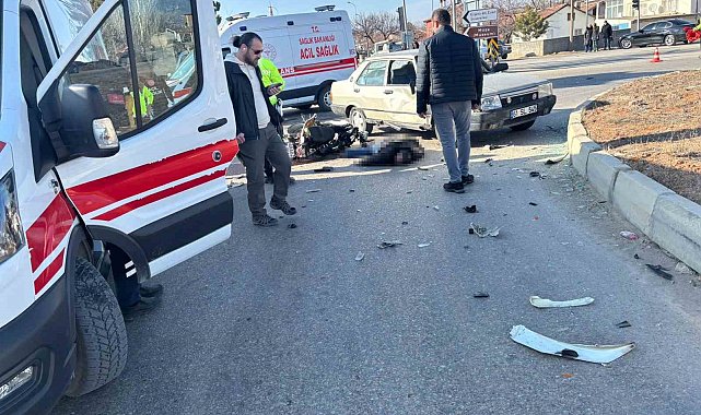 Motosiklet ile otomobil çarpıştı: 1 ölü, 1 yaralı
