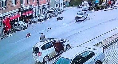 Motosiklete çarpan ehliyetsiz sürücü kaçtı