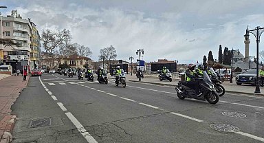 Motosikletlilerden 'katil bariyer' eylemi