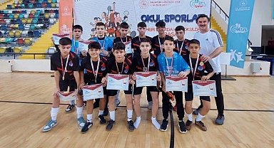 Moymul Ortaokulu Futsal Takımı, grubunu ilk sırada tamamladı