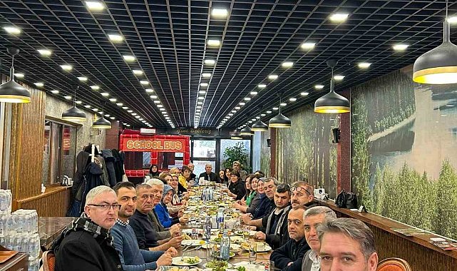 Müdür Akgün'e veda yemeği