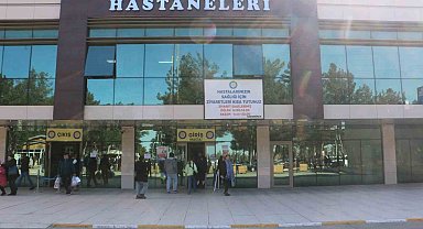 Muş'ta başına buz kütlesi düşenin çocuğun tedavisi Diyarbakır'da devam ediyor